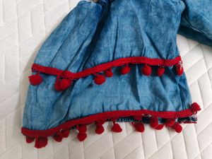 Pompom Sleeve Top| Medium