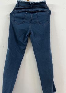 Frayed High-Waisted Jeans