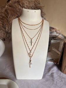 Cross&Rose 5 Layered Neckchain