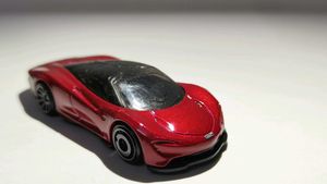 Hot Wheels McLaren Speedtail Red