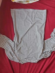 Houndstooth Print Top