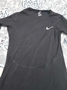 Nike Dri-FIT Long Sleeve T-Shirt