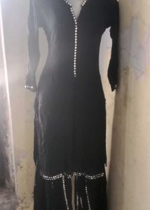 Elegant Black Embellished Kurta
