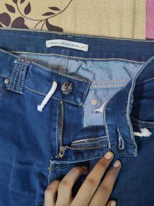 Women&#39;s Jeans