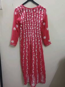 Elegant Pink Embroidered Kurta