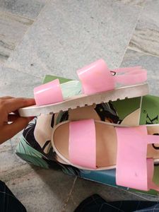 Womens Flats In Pink Color