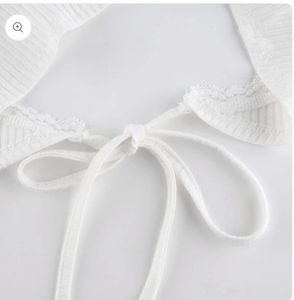 SALE‼️SAVANA Lace Trim Long Sleeve Crop Top