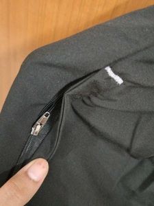 BLACK SPORTS SHORTS WITH POCKETS