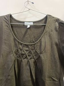 brown 🤎 T-Shirt with Detail