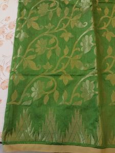 Green Taant Benarasi Saree With All Over Zari Work