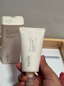 Tone Up Moisturiser