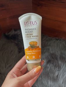 Face wash - Lotus Herbals