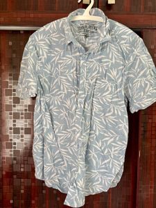 Blue vacation tropical casual shirt