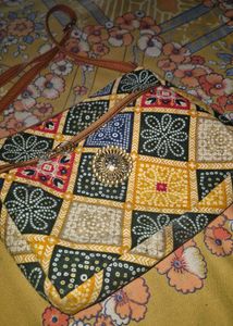 Bandhani Pattern Shoulder Bag