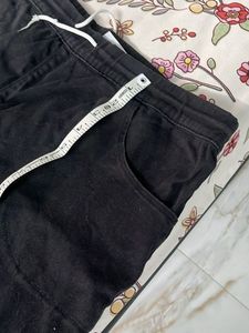 Cropped Black Pants with Lace Detail