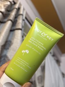 Dot &amp; Key Cica Face Wash