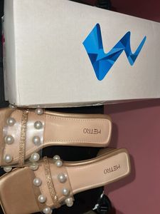Metro Pearl Detail Heels