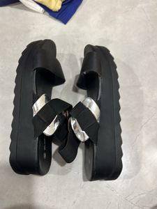 Zudio Sandals