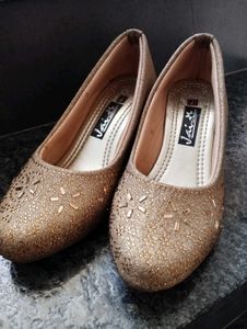 Sparkly ✨✨Gold Ballet Flats🎀