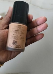 Derma Co Foundation SPF 40