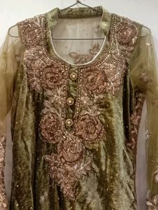 Women Ethnic Partywear Velvet Kurtie