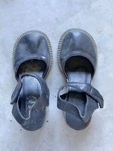 Vintage Style Black Sandals