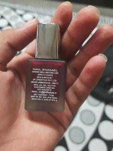 dark red nailpaint