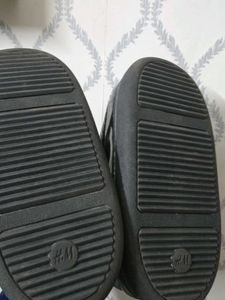 Black Puffer Winter Boots