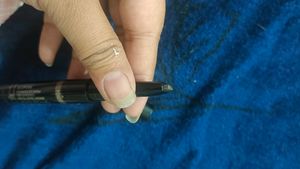 Dual Brow Pencil.