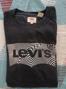 Levi&#39;s Graphic Sweatshirt