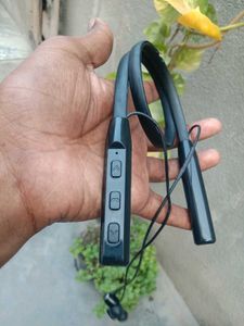 Stylish Wireless Neckband Earphones