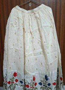 White Embroidered Blouse With Skirt And Outer