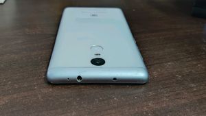 Xiaomi Redmi Note 3 (Broken &amp; Dead)