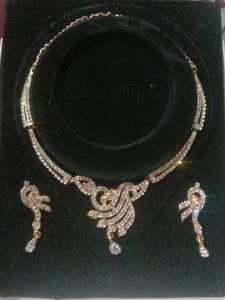 Sparkling Rhinestone Necklace & Earring Set