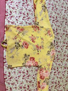 Yellow Floral Print Top🌻🌼🏵
