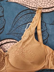 Lace Detail Beige Bra