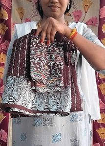 Trending!.😍😍 New Linepattern Saree Blouse Ne