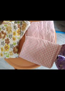 Get Any One Single Bed Checked/Flower Bedsheet