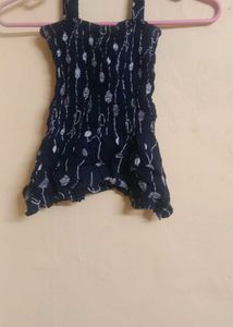 Crop Top On Brust It Is Stretchable