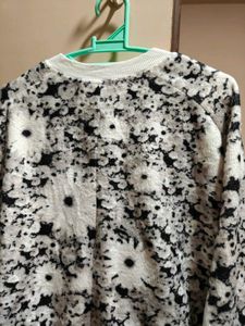 Patterned Pullover Sweater + Green trousers