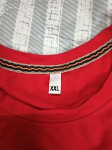 Sweatshirt red colour