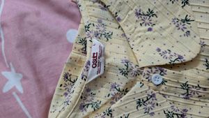Beige Lavender Floral Top 🪻