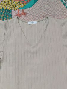 V Neck Top With Puff Sleeves
