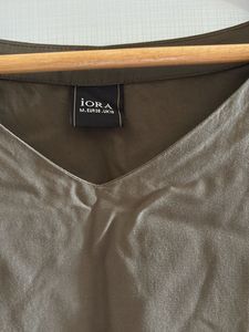 Green decent v Neck Top