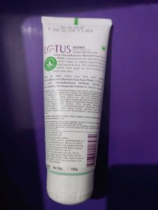 Lotus Derma Botanics Blemish Free Face Wash