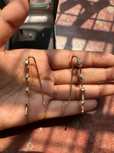 Fashionable earring…