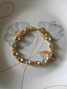🆕 Gold & Crystal Bracelet