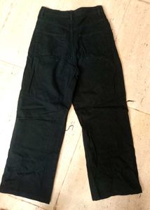 Knee Cut Jeans