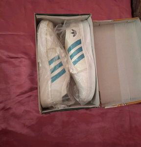 New &amp; Unused Men Sneakers