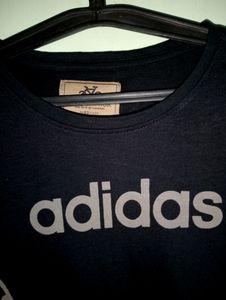 Design T-shirt With Full Sleeves..